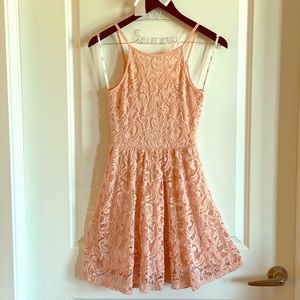Beautiful peachy pink lace dress